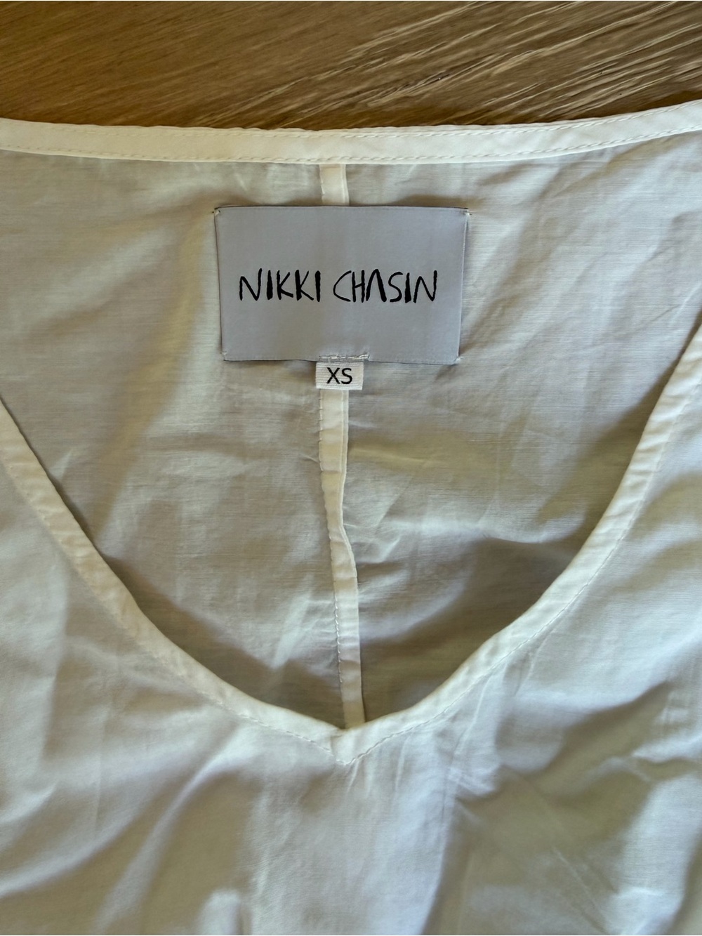 Nikki Chasin White Button-Trim Linen Crop Top - Picture 3 of 7
